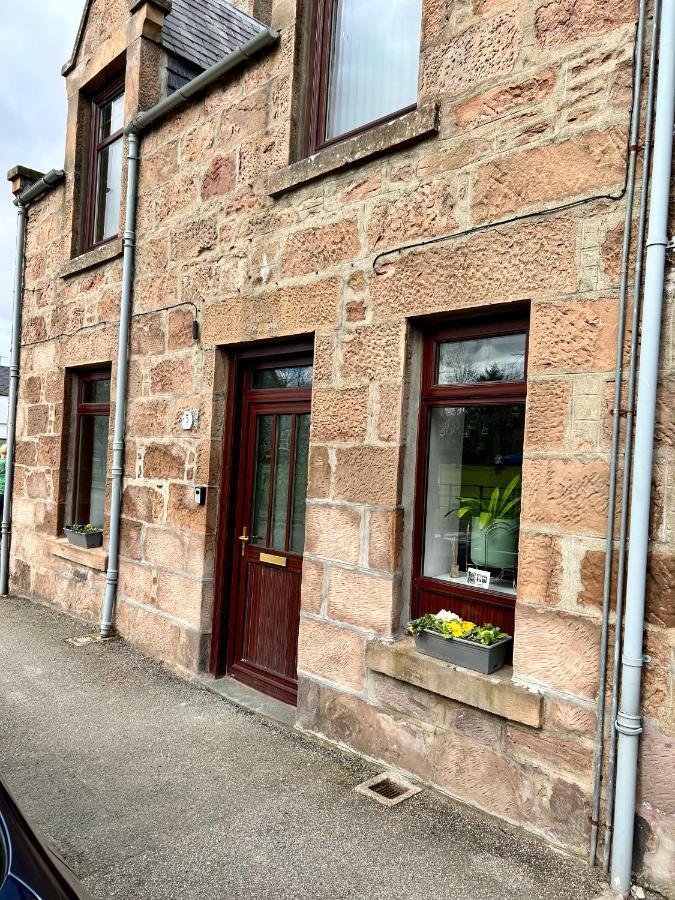 Lottie's Cottage, Rhynie, Aberdeenshire Holiday home Rhynie